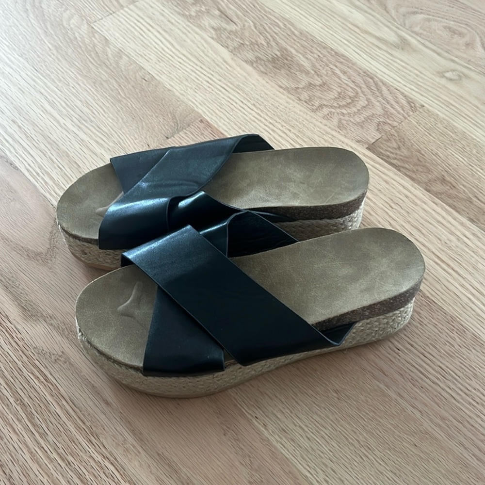 Platform sandals slides - size 6.5